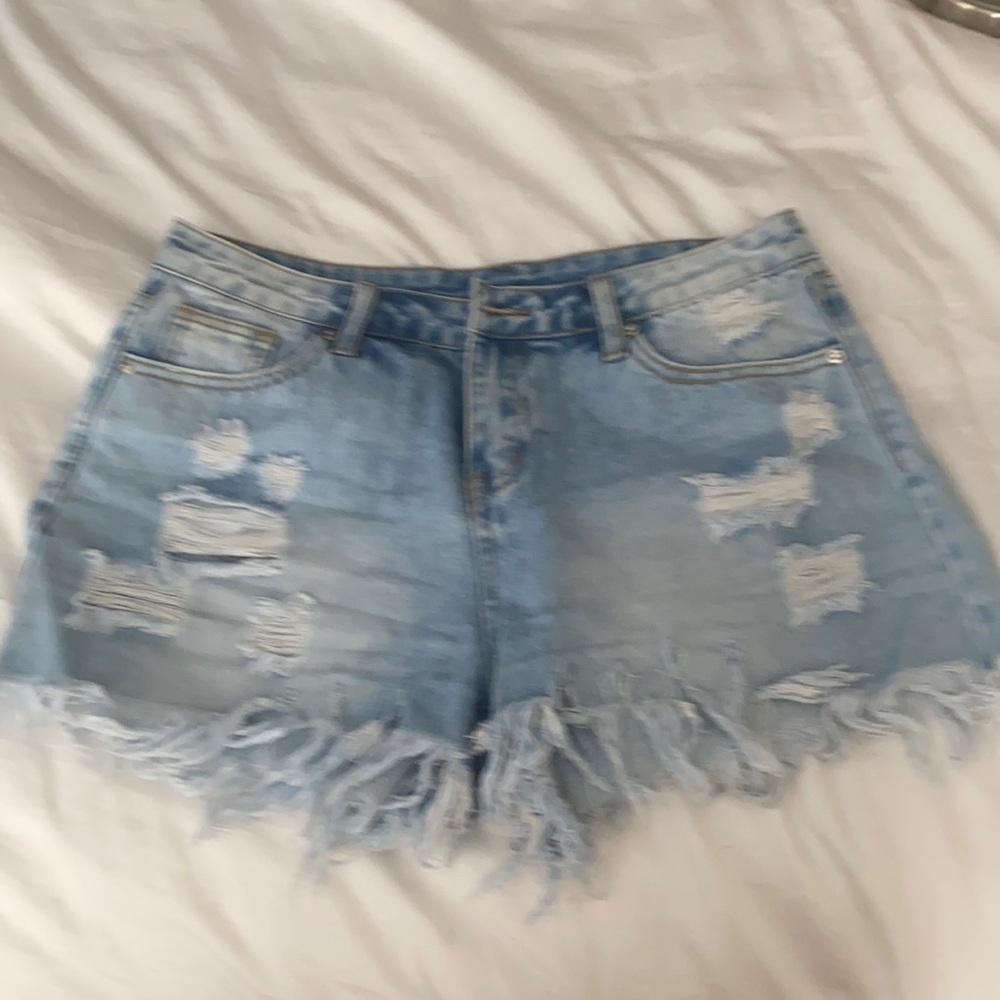 Jean shorts frayed